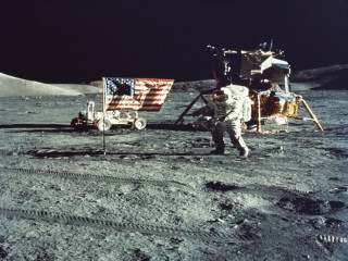 Astronaut moon flag vehicle wheels - wheel free wallpaper