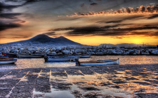 Boats lake mountain clouds sunset - top of a lake next free wallpaper