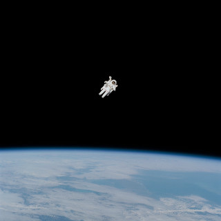 Space shuttle earth black background - a space shuttle free wallpaper