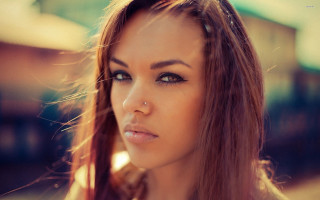 Woman nose piercing train blurry - piercing eye free wallpaper