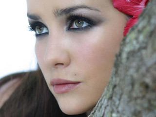 Woman red flower tree trunk - a pony tail free wallpaper