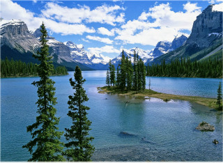 Lake mountains trees blue sky 8 - mountain and trees free wallpaper