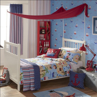 Bedroom red canopy arts crafts - desk free wallpaper