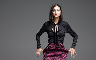 Woman skirt black shirt posing - a woman in a skirt free wallpaper