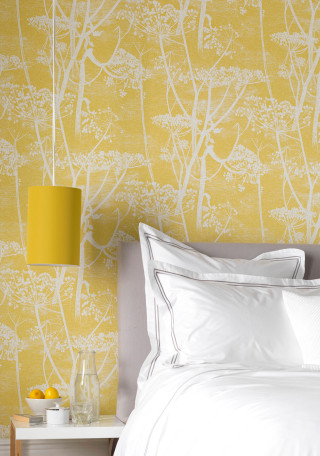 Bed white comforter yellow lamp - a white comforter free wallpaper