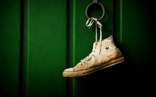 Shoes hanging green wall ring - a pair of shoes free wallpaper