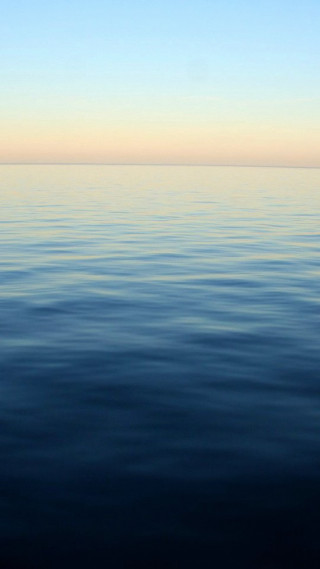 Large body of water sky 5 - a large body of water free wallpaper