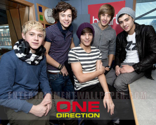 Young men group photo one - a picture together free wallpaper