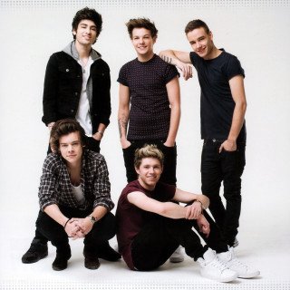 Young men group posing picture - smiling free wallpaper