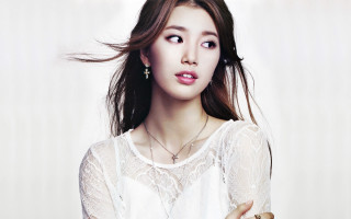 Woman white shirt necklace ring 2 - her neck and a ring free wallpaper