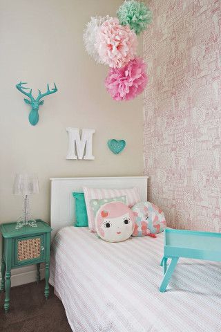 Bedroom bed nightstand wallpaper pink - bed free wallpaper