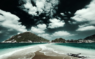 Beach mountain water cloudy sky 2 - adobe lightroom free wallpaper