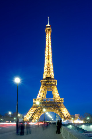 Couple eiffel tower night lights - night time free wallpaper