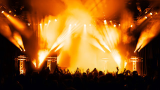 Crowd stage lights gathering people 2 - a crowd of people free wallpaper