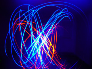 Blurry blue red light black - light and space free wallpaper