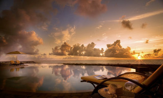 Pool ocean sunset chairs umbrella - sunset free wallpaper
