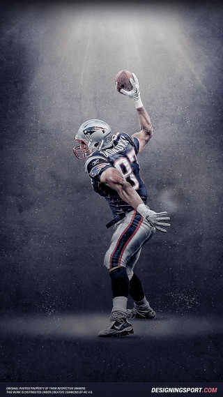 Football player ball air action - art fitzpatrick free wallpaper