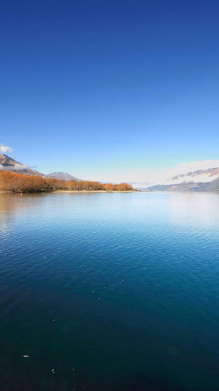 Lake mountain blue sky clouds 2 - a blue sky above free wallpaper