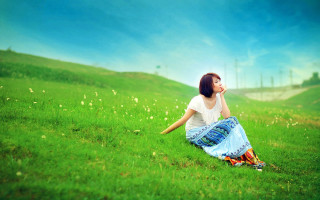 Woman sitting green field blue - chang daichien free wallpaper