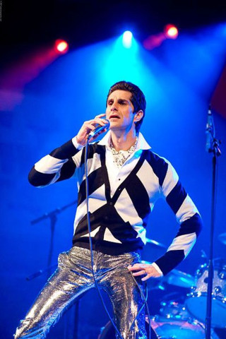 Man striped sweater singing microphone - striped free wallpaper
