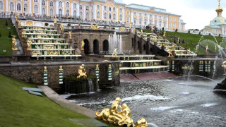 Large building fountain staircase background - bourgeoi free wallpaper