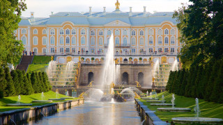 Large building fountain background image - bourgeoi free wallpaper
