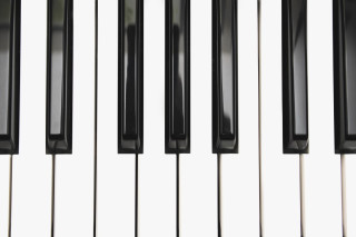 Piano keyboard closeup black white 3 - key free wallpaper