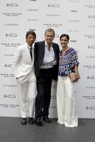 Three people standing wall white - alain tasso free wallpaper