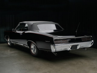 Black white car dark room 2 - car free wallpaper