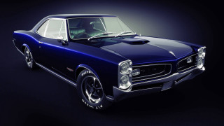 Blue car dark room black - a blue car free wallpaper
