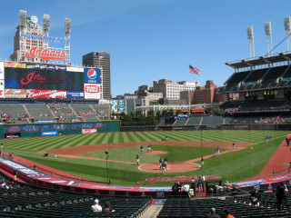 Baseball field crowd stands skyline - a baseball field free wallpaper