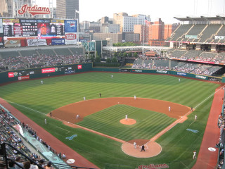 Baseball field crowd players fans - a baseball field free wallpaper