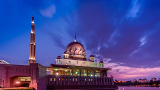 Building tower clock dusk water - mystical free wallpaper
