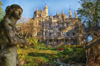 Statue woman castle clock tower - a clock tower free wallpaper