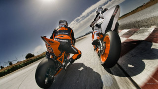 Motorcycles racing track sky sunshine 2 - a sky background and sun free wallpaper