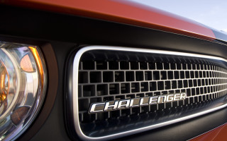 Car grille closeup sky background - a sky background free wallpaper for desktop