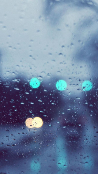 Rainy street view traffic lights - tonalism free wallpaper
