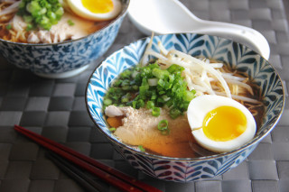 Soup egg chopsticks spoon food - a spoon free wallpaper