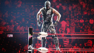 Wrestler ring ball crowd watching - a wrestling ring free wallpaper