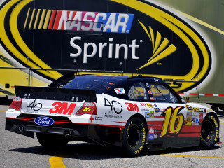 Race car sprint sign truck - a race car free wallpaper