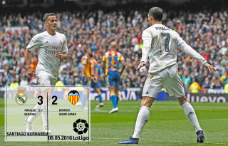 Soccer players celebrating goal stadium 2 - photo real free wallpaper
