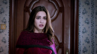 Woman red shawl room door - movie still frame free wallpaper