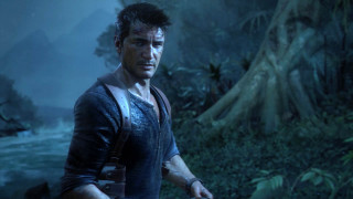 Man holding knife jungle river - insane free wallpaper