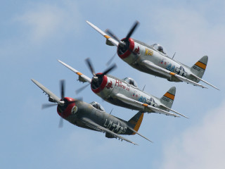 Three airplanes flying sky propellers - the back of the plane free wallpaper