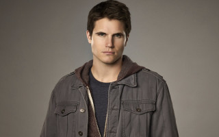 Man jacket posing picture gray - plasticien free wallpaper