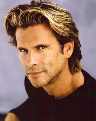 Black shirt eric taylor male - classical realism free wallpaper