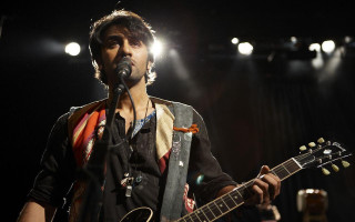 Man guitar microphone stage lights - bikash bhattacharjee free wallpaper