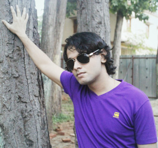 Man purple shirt tree frisbee - free nature wallpaper