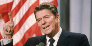 Man speech flag microphone peace - donald roller wilson free wallpaper