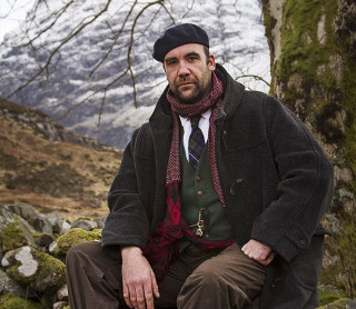 Man sitting rock forest hat - a hat and scarf free wallpaper